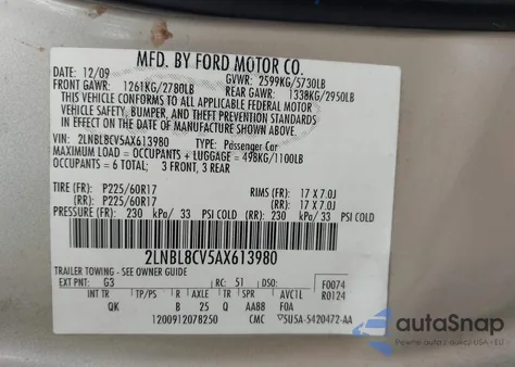 2010 Lincoln Town Car Signature Limited z USA, uszkodzony, nr VIN 2LNBL8CV5AX613980